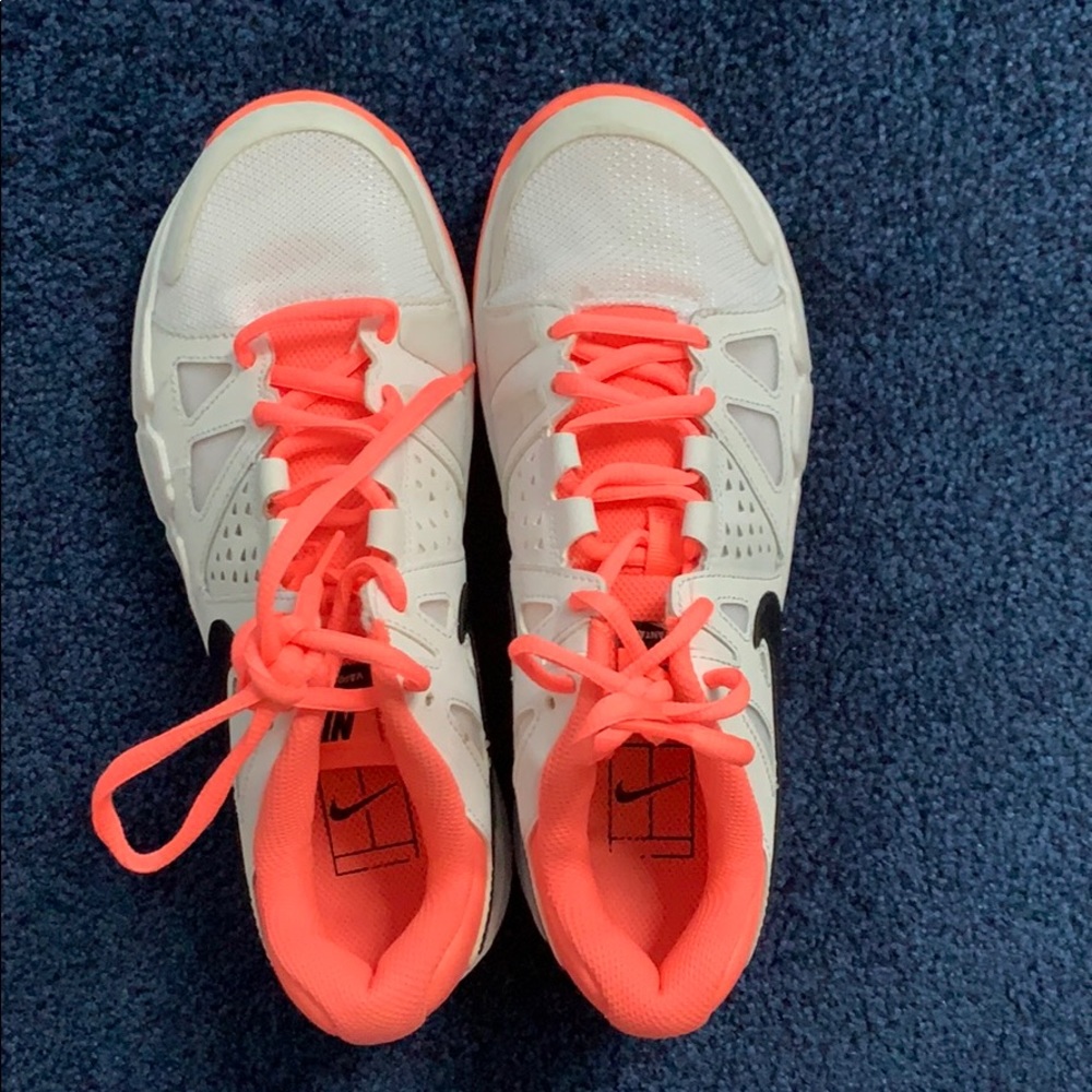 Nike tennis sneakers size 7